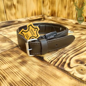 Leather collar with vertebra