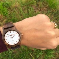 Sissy wooden watch