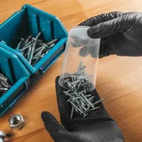 WUSSOW disposable nitrile gloves with diamond texture black
