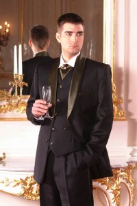Henrik extended black tuxedo