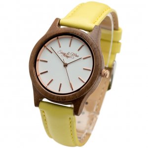 Sissy yellow wooden watch