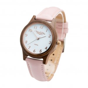 Sissy pink wooden watch