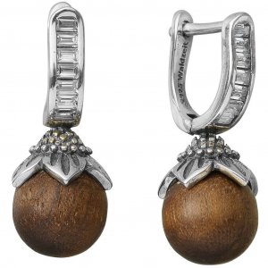 Silver dangling earrings walnut