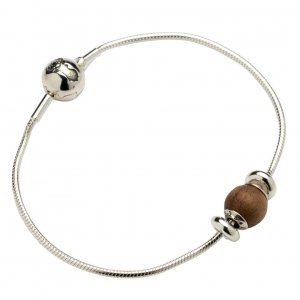 Starter bracelet with wooden pearl