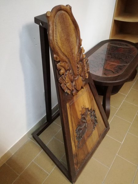 Trophy stand