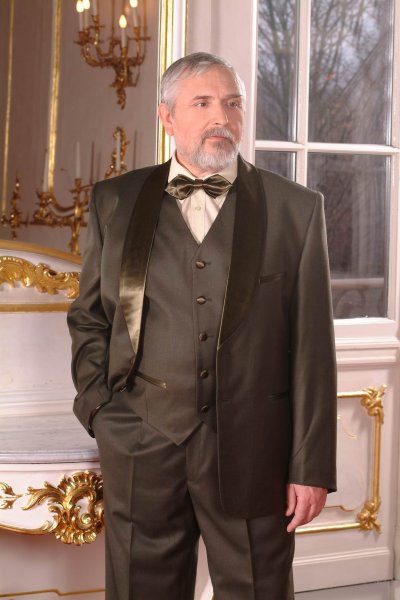 Donat green tuxedo